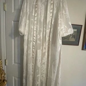 Elegant Cream Floral Robe